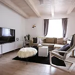 펜션 Husovka No135