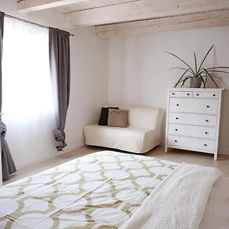 Husovka No135 Holiday home *