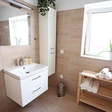 Husovka No135 Holiday home *