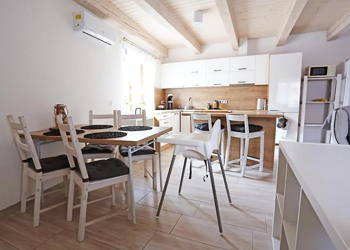 Husovka No135 Prázdninový dům *